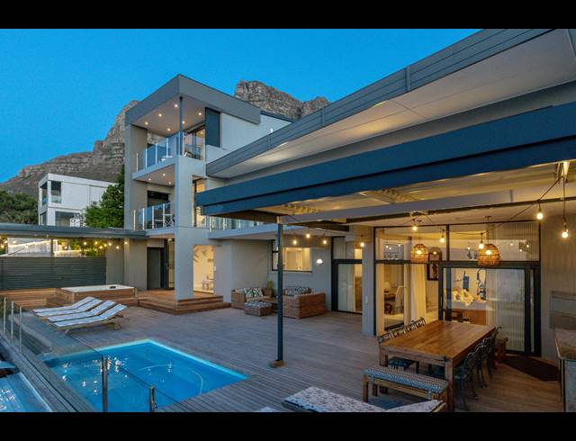 7 BEDROOM HOUSE TO LET IN CAMPS BAY